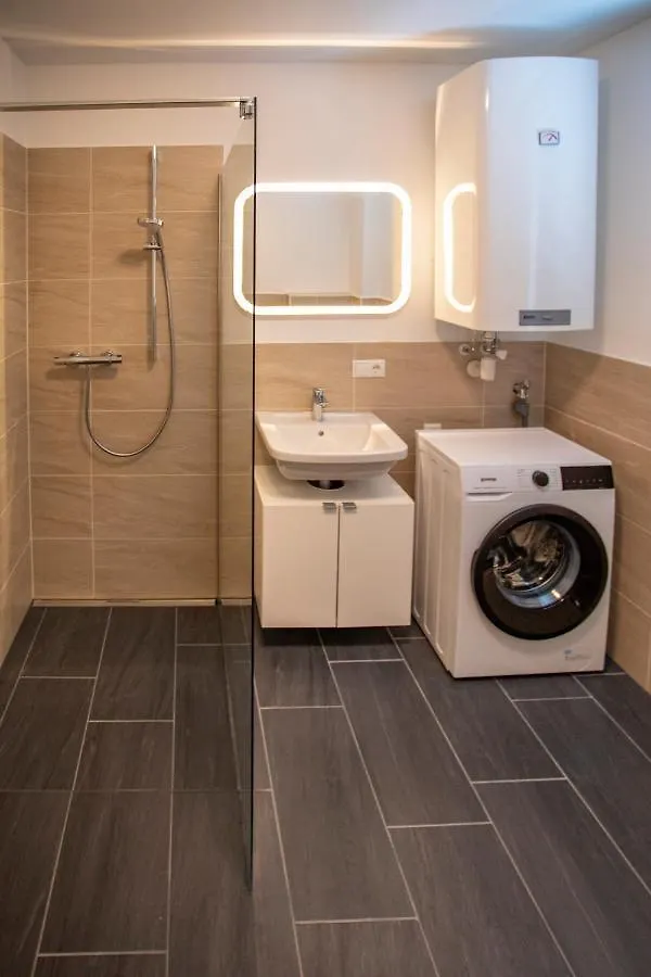 Innsbruck East Side Apartment I Free Street Parking 0*,  النمسا